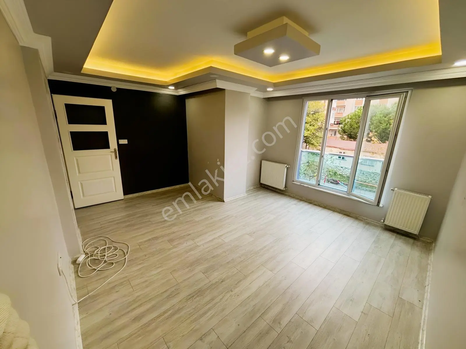 Köprü Emlak'tan Satılık 2+1 Balkonlu Ara Kat Daire — fotoğraf 4