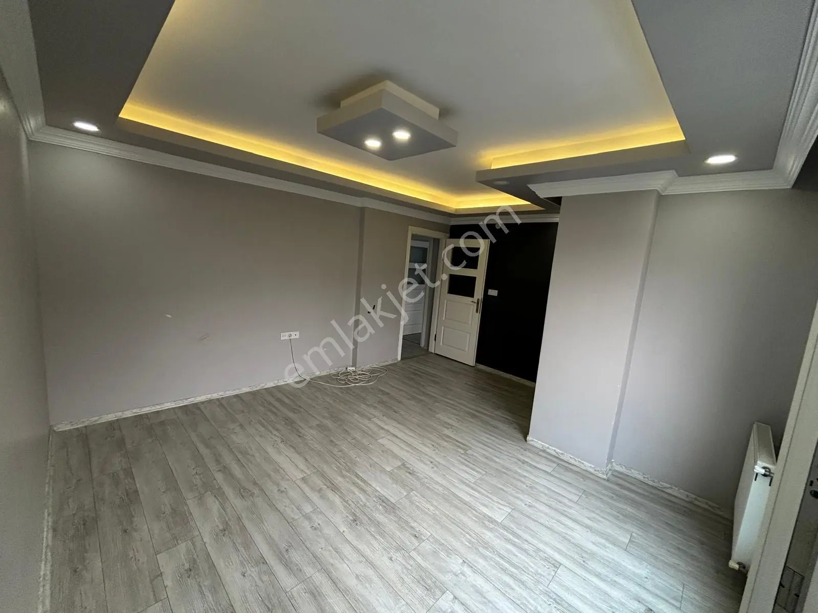 Köprü Emlak'tan Satılık 2+1 Balkonlu Ara Kat Daire — fotoğraf 8