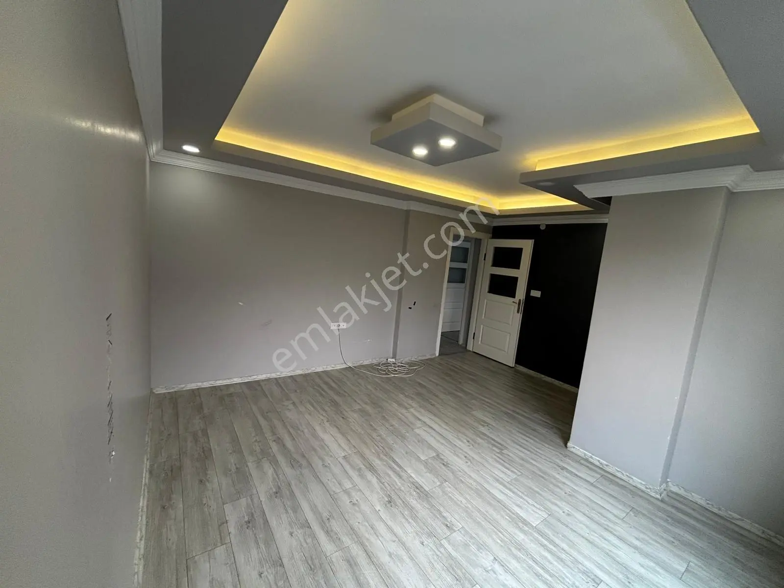 Köprü Emlak'tan Satılık 2+1 Balkonlu Ara Kat Daire — fotoğraf 9