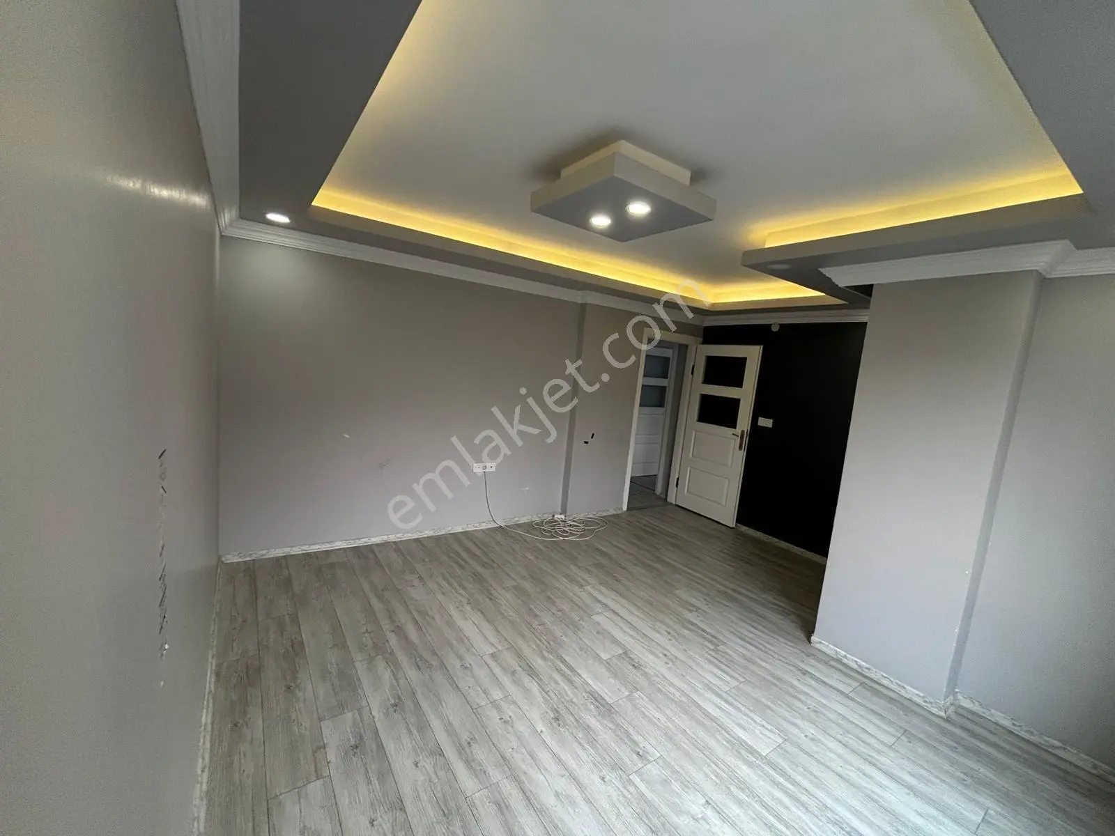 Köprü Emlak'tan Satılık 2+1 Balkonlu Ara Kat Daire — fotoğraf 10