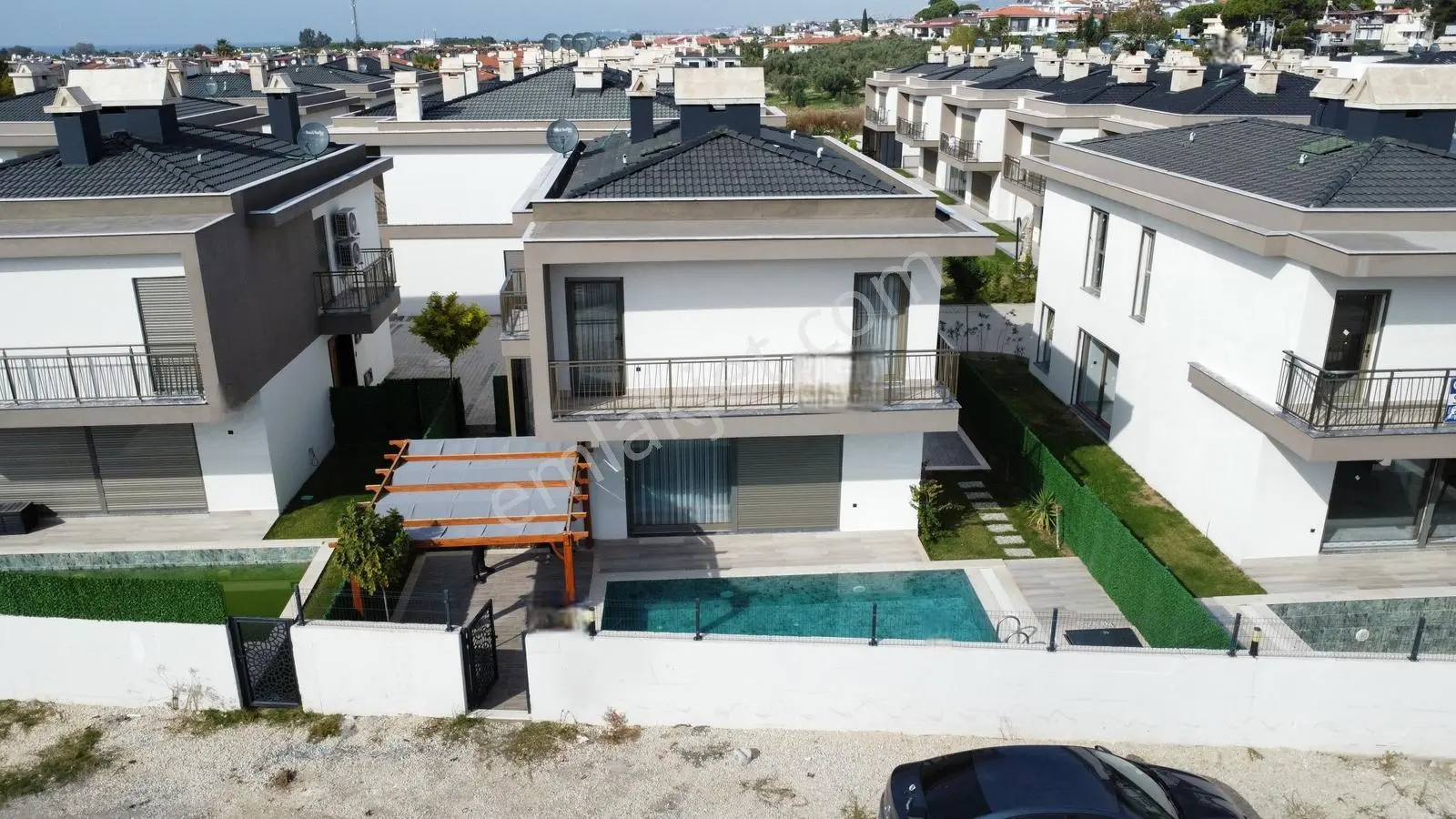 Kuşadasında Denize Yakın 4+1 Sıfır Mustakil Satılık Villa — fotoğraf 3