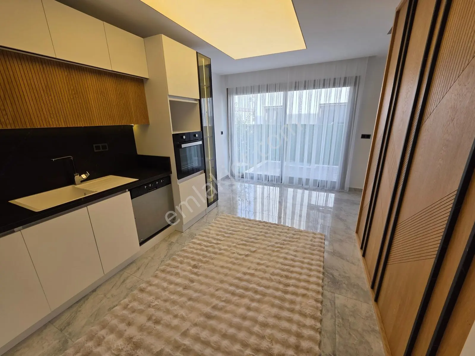 Kuşadasında Denize Yakın 4+1 Sıfır Mustakil Satılık Villa — fotoğraf 16