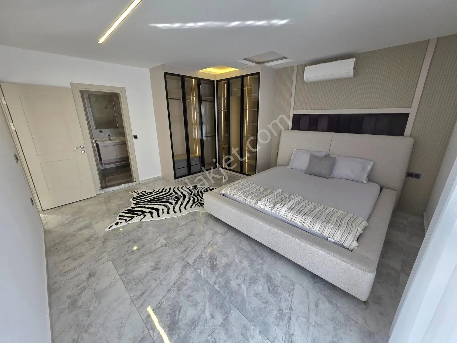 Kuşadasında Denize Yakın 4+1 Sıfır Mustakil Satılık Villa — fotoğraf 28
