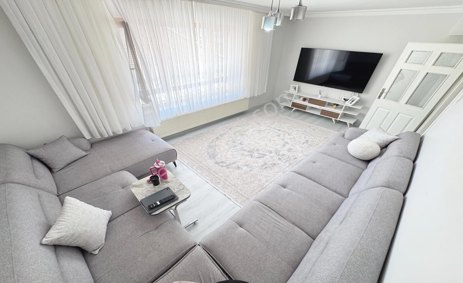 Kevser Cami Yakını Giriş Konumunda Cadde Yakını Full Yapılı 3+1 — fotoğraf 2