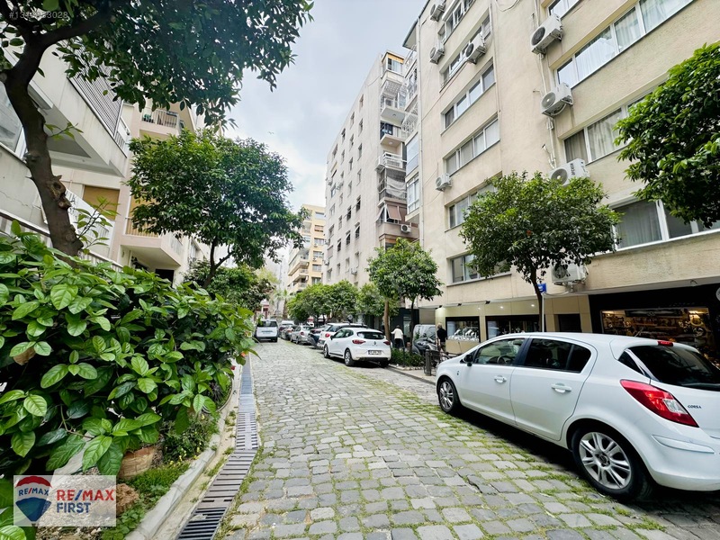 Alsancak'da Otoparklı Satılık 3+1 Daire — fotoğraf 3