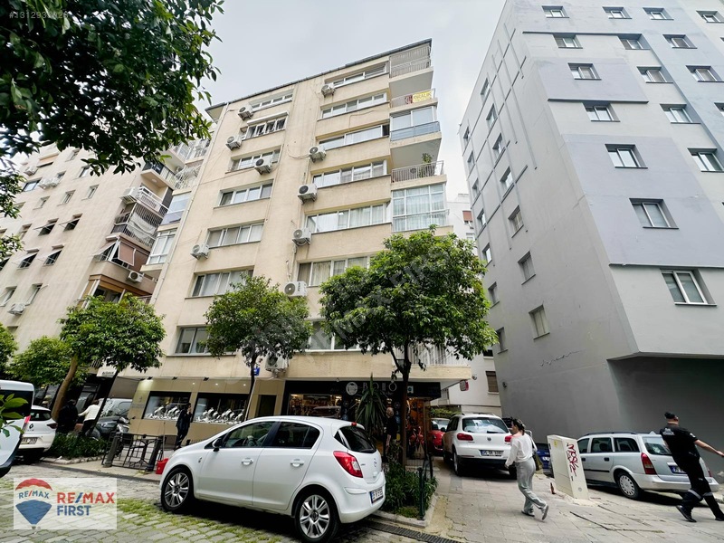 Alsancak'da Otoparklı Satılık 3+1 Daire — fotoğraf 4