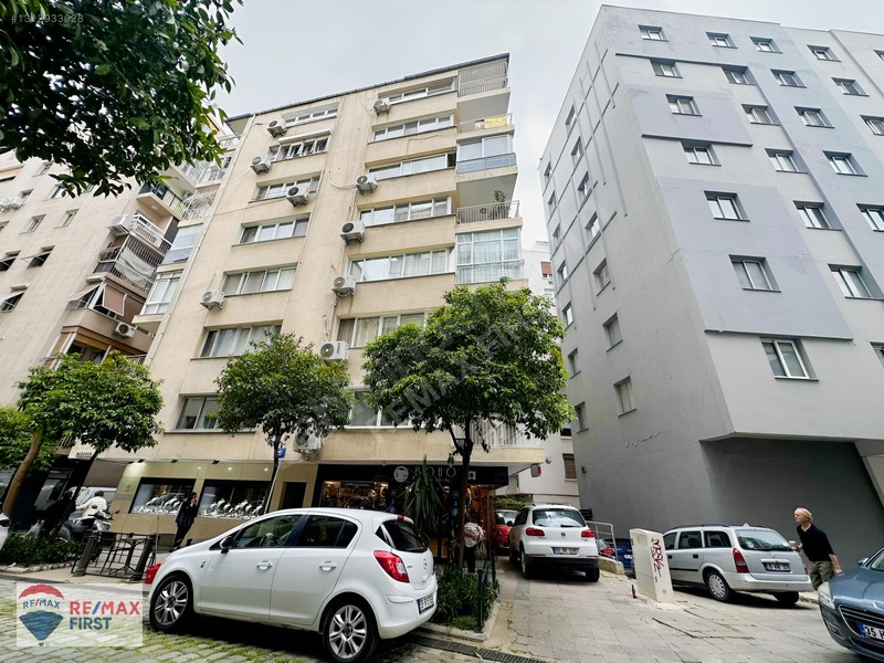 Alsancak'da Otoparklı Satılık 3+1 Daire — fotoğraf 5