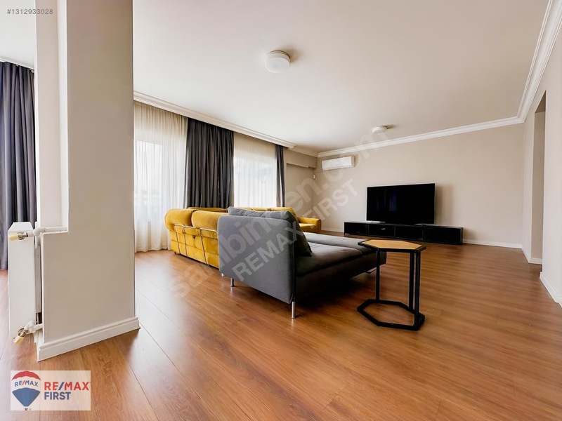 Alsancak'da Otoparklı Satılık 3+1 Daire — fotoğraf 6