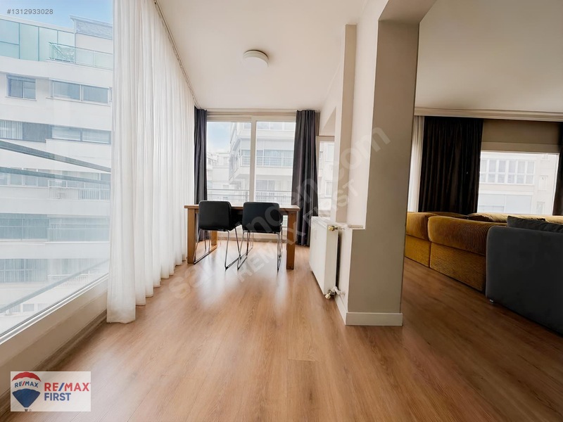 Alsancak'da Otoparklı Satılık 3+1 Daire — fotoğraf 10