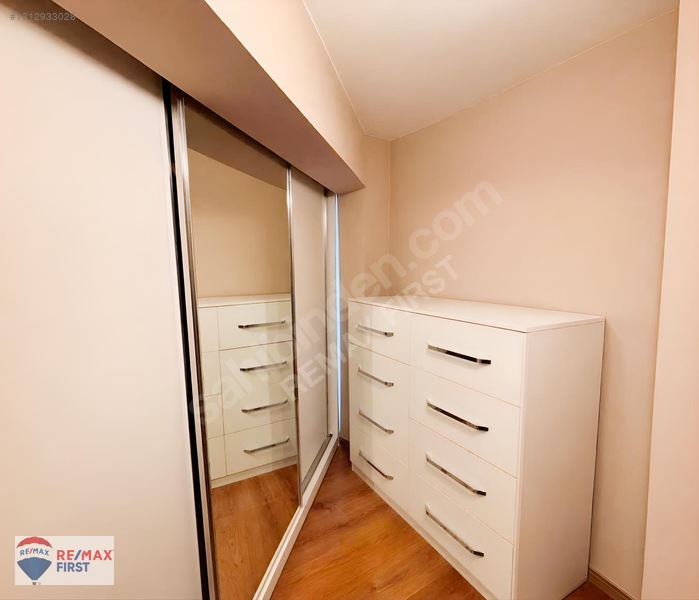 Alsancak'da Otoparklı Satılık 3+1 Daire — fotoğraf 23