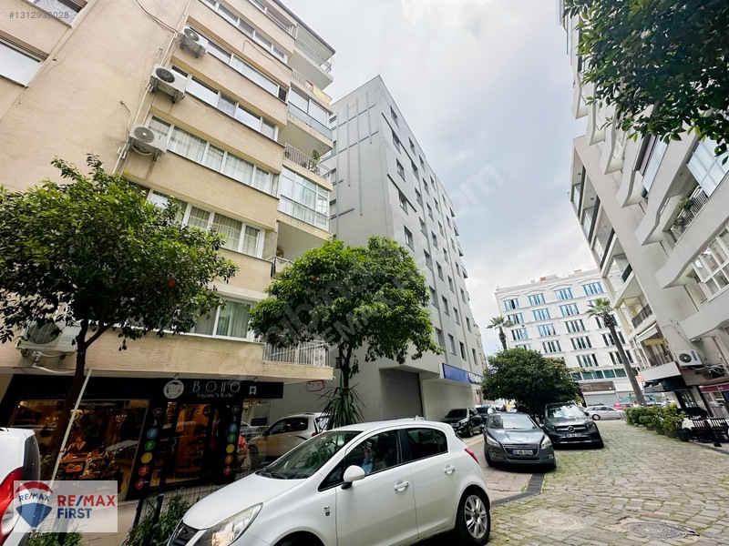 Alsancak'da Otoparklı Satılık 3+1 Daire — fotoğraf 28
