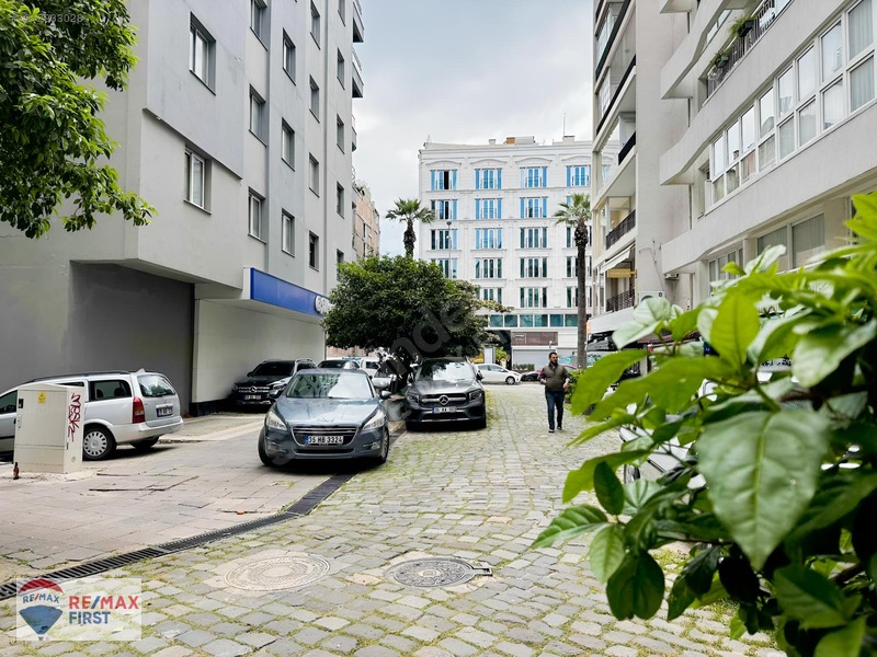 Alsancak'da Otoparklı Satılık 3+1 Daire — fotoğraf 29