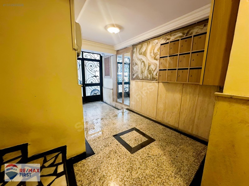 Alsancak'da Otoparklı Satılık 3+1 Daire — fotoğraf 32