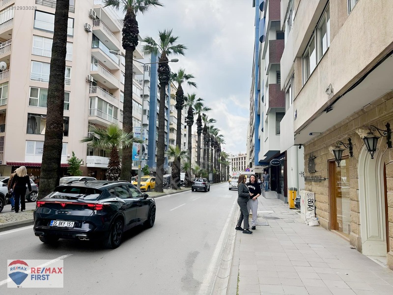Alsancak'da Otoparklı Satılık 3+1 Daire — fotoğraf 35