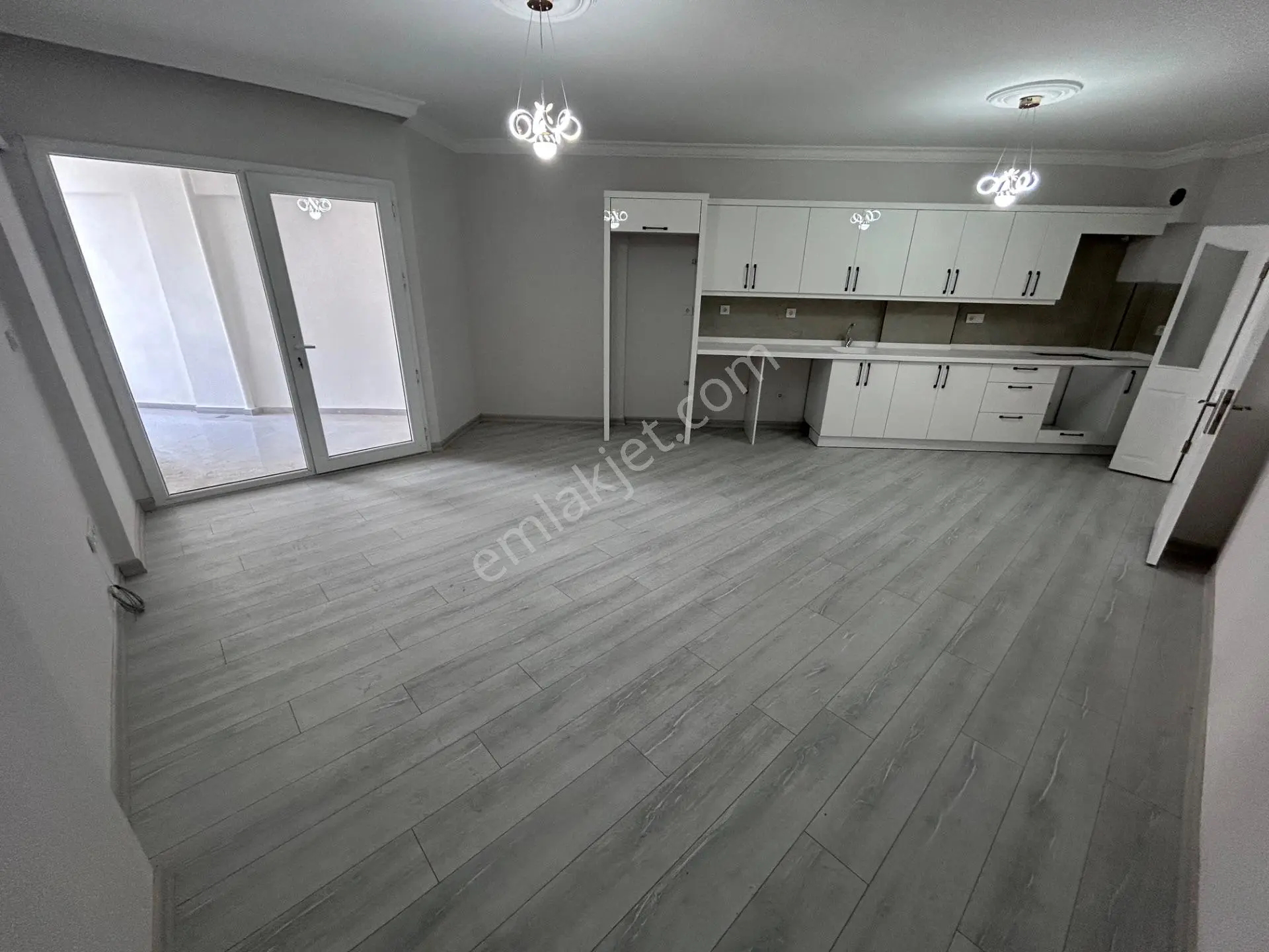 Didimde Havuzlu Sitede Geniş 2+1 — fotoğraf 9