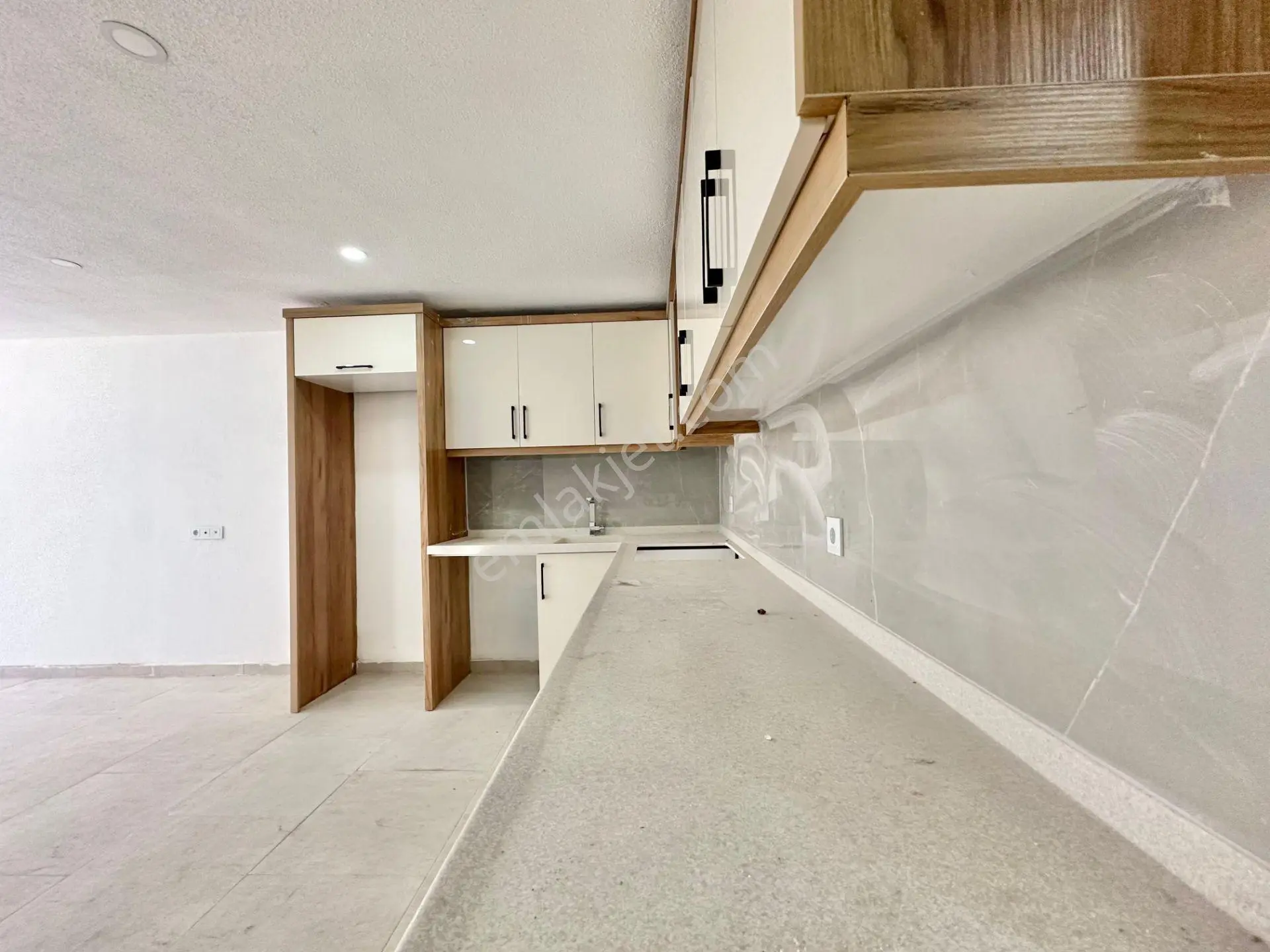 ꧁ Ay Emlaktan꧂güre'de*****uygun Fiyata*****çift Banyolu Satılık 2+1 Sıfır Ters Dublex Daire — fotoğraf 4