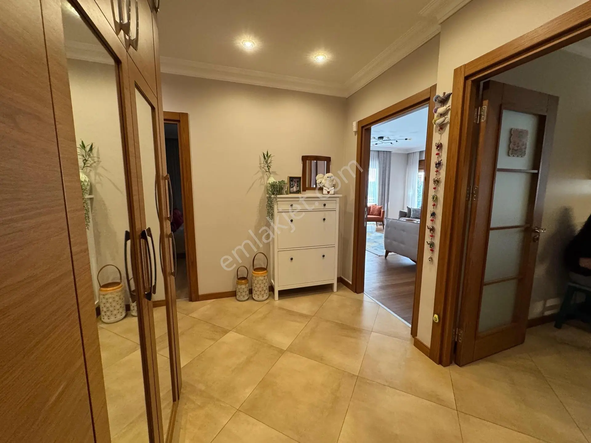 Oben'den Minibüs Caddesinin Üst Paralelinde Kapalı Otoparklı 3+1 Net 126 M² — fotoğraf 9