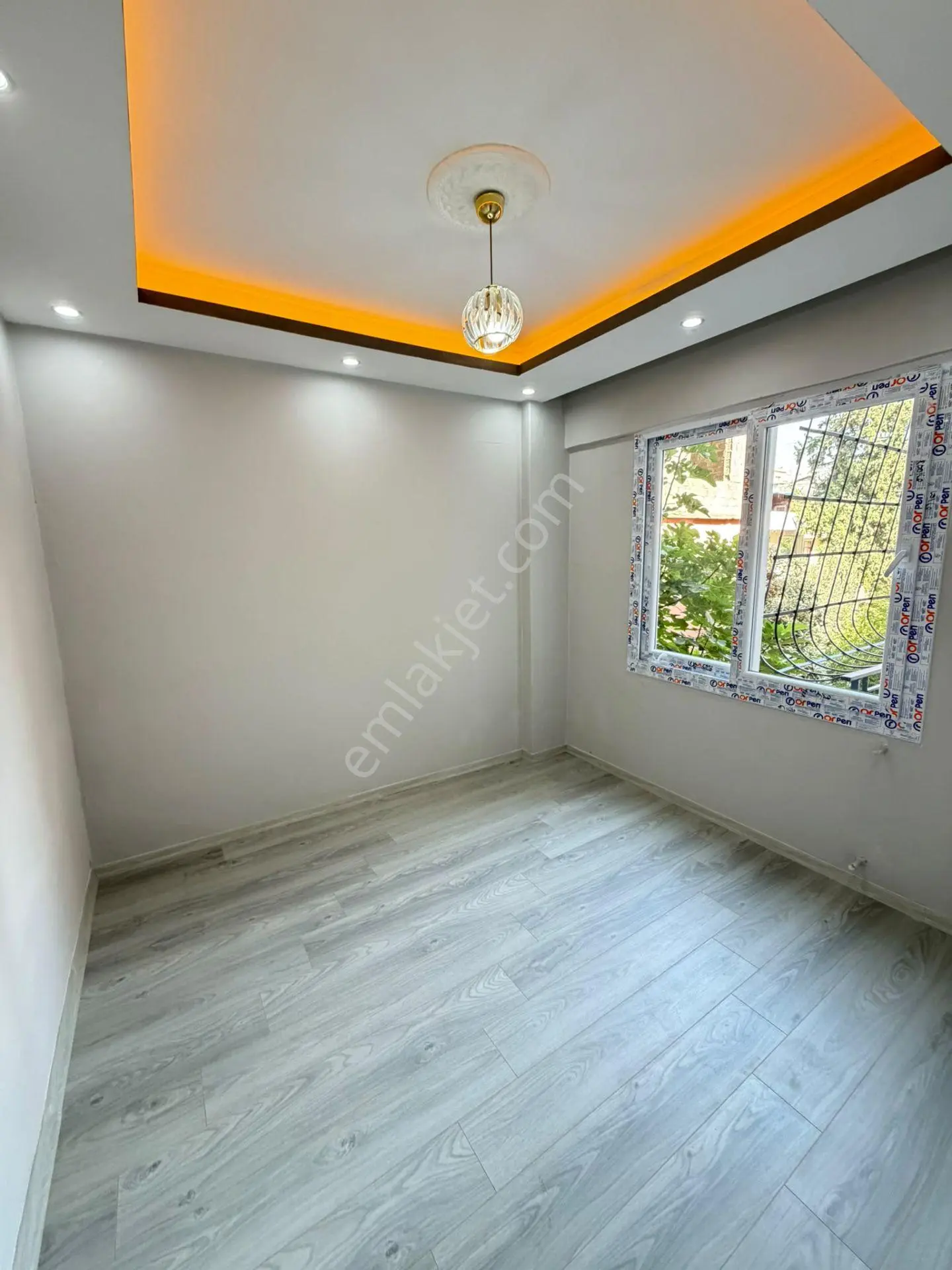Mersin Sağlık Mahallesi'Nde Full Yapılı Satılık Daire Lı 3+1 Satılık Daire