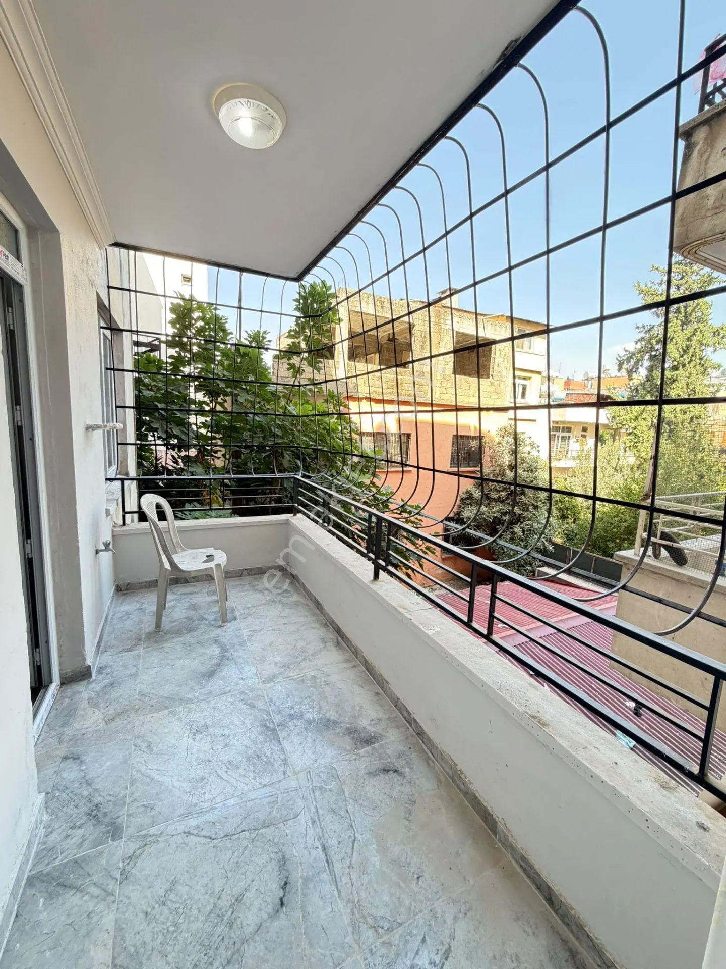 Mersin Sağlık Mahallesi'nde Full Yapılı Satılık Daire Lı 3+1 Satılık Daire — fotoğraf 4