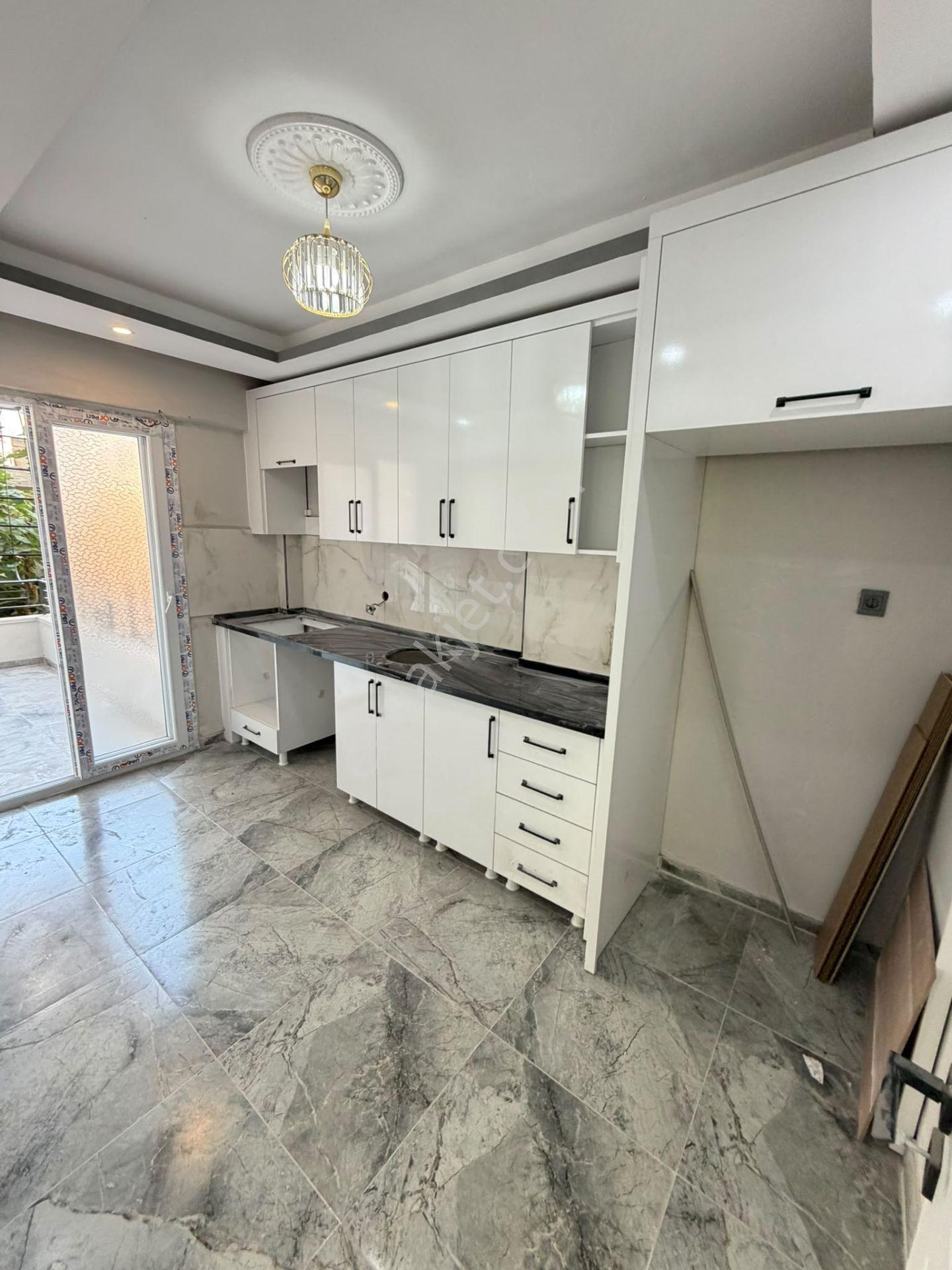 Mersin Sağlık Mahallesi'nde Full Yapılı Satılık Daire Lı 3+1 Satılık Daire — fotoğraf 7