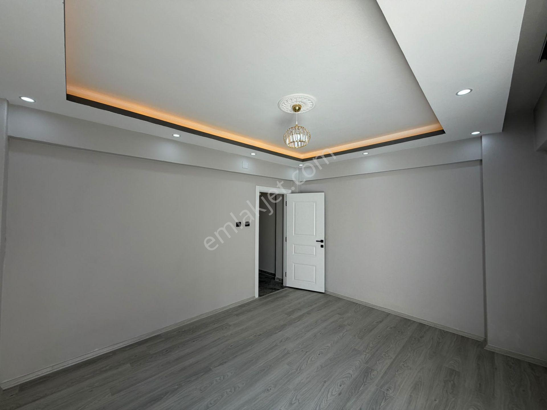 Mersin Sağlık Mahallesi'nde Full Yapılı Satılık Daire Lı 3+1 Satılık Daire — fotoğraf 14