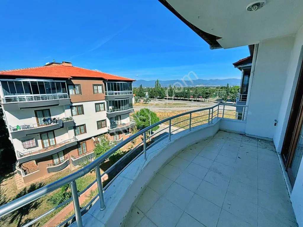 Uytundan Burhaniye Bahçelievlerde Asansörlü Site İçi 2+1 Daire