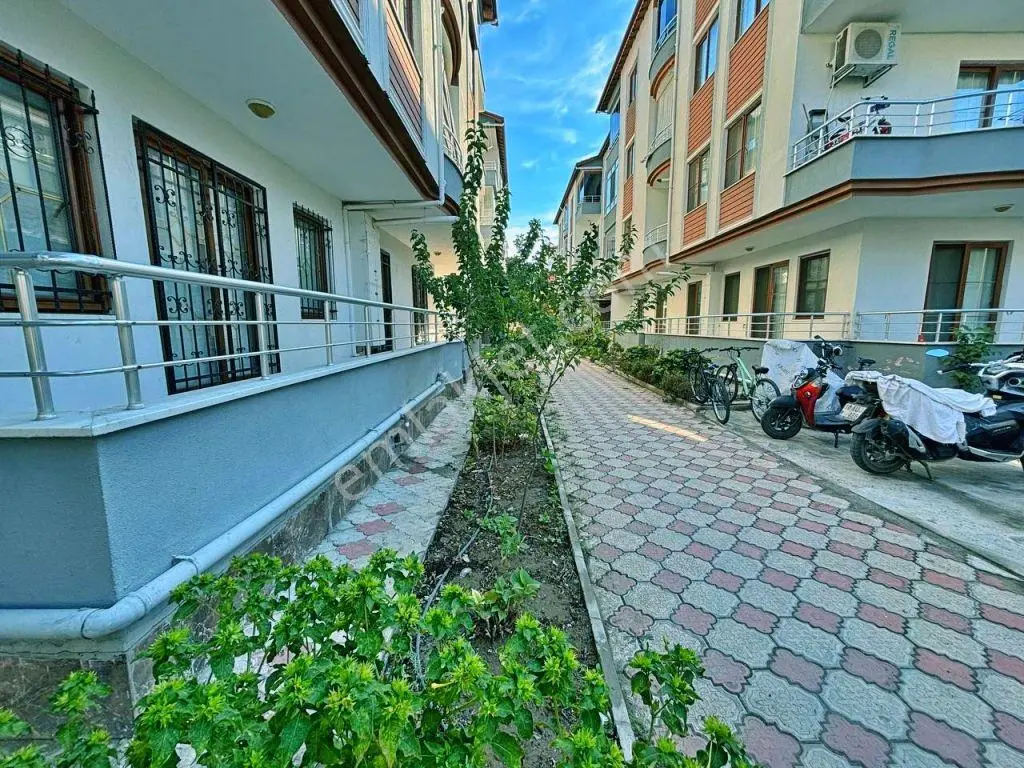 Uytundan Burhaniye Bahçelievlerde Asansörlü Site İçi 2+1 Daire — fotoğraf 2