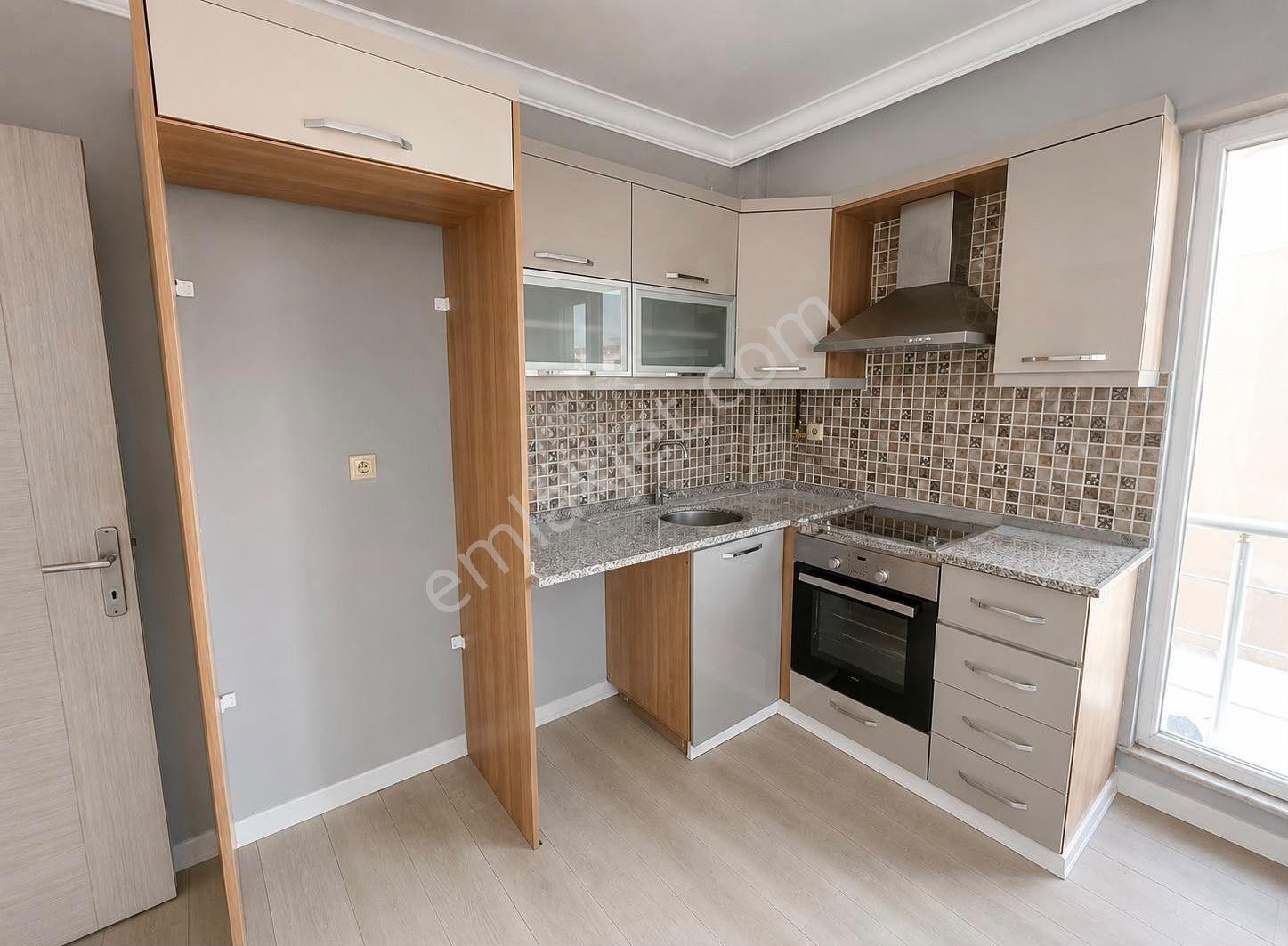 Referans'tan Yalı Mahallesin'de Ara Kat, Ön Cephe 2+1 Daire ! — fotoğraf 8