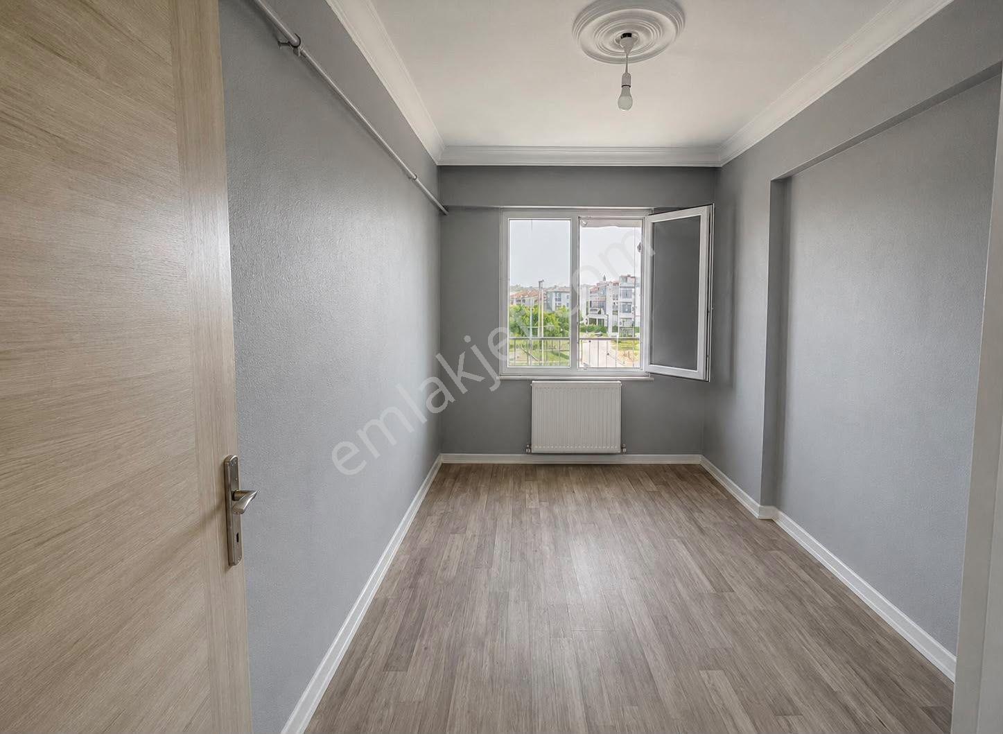 Referans'tan Yalı Mahallesin'de Ara Kat, Ön Cephe 2+1 Daire ! — fotoğraf 9