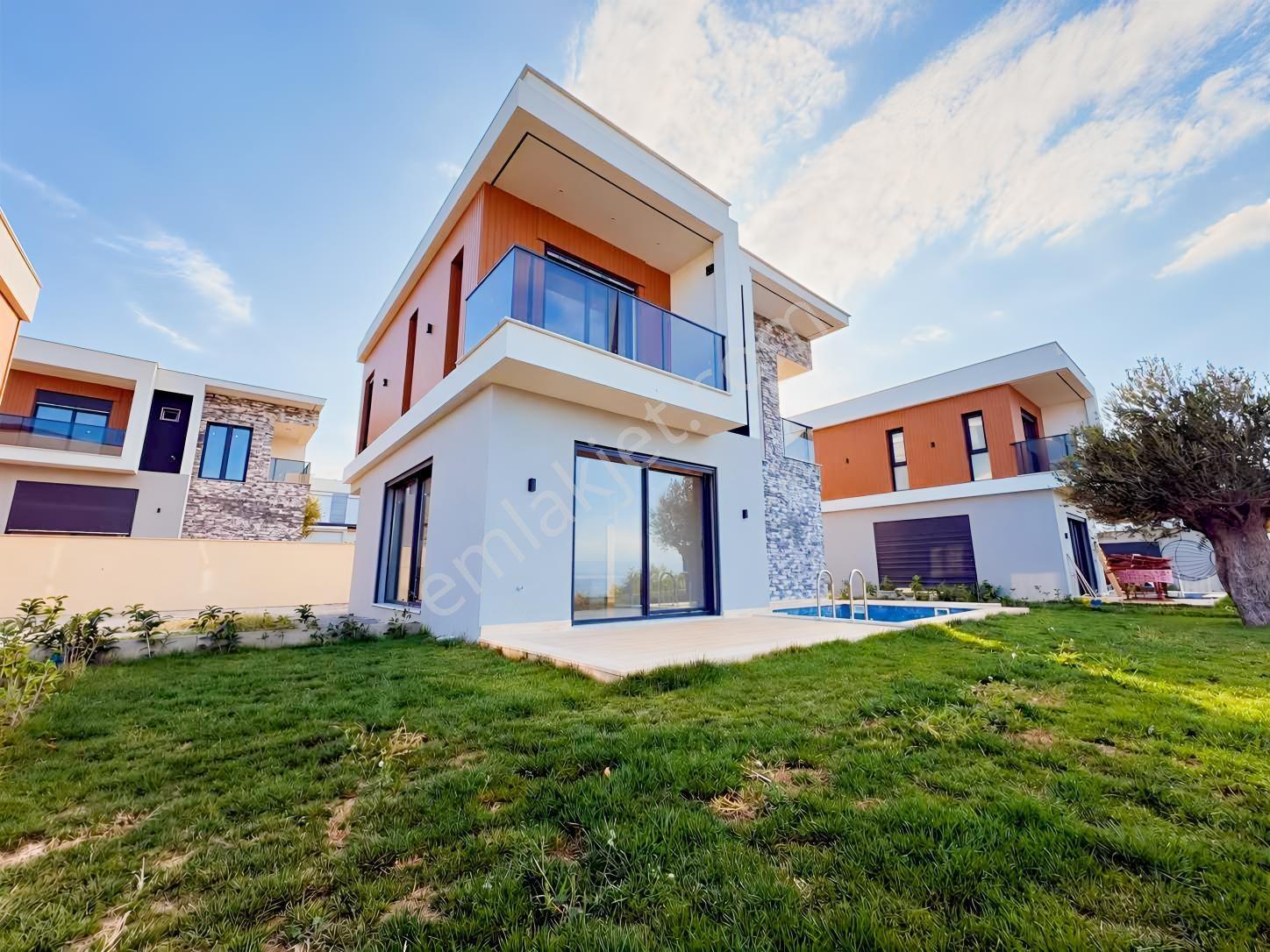 Avcı'Dan Tam Müstakil Bahçedn Deniz Manzaralı Denize 250Mt Villa