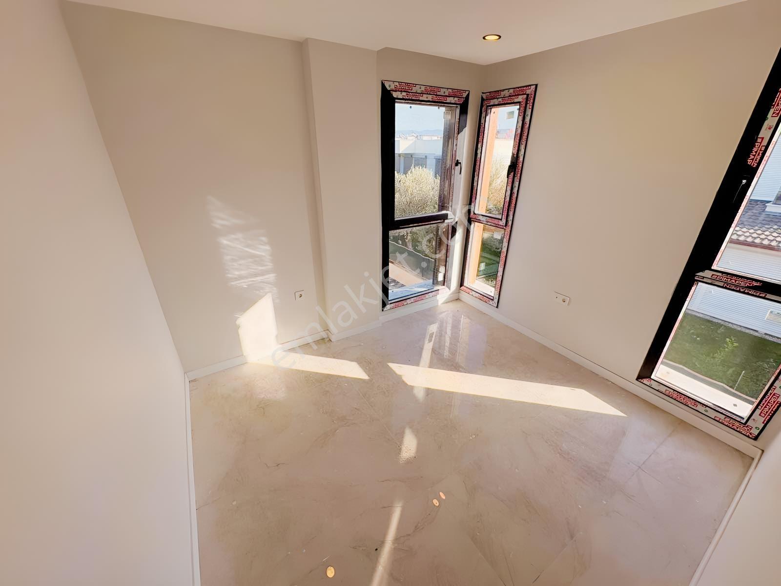 Avcı'dan Tam Müstakil Bahçedn Deniz Manzaralı Denize 250mt Villa — fotoğraf 24