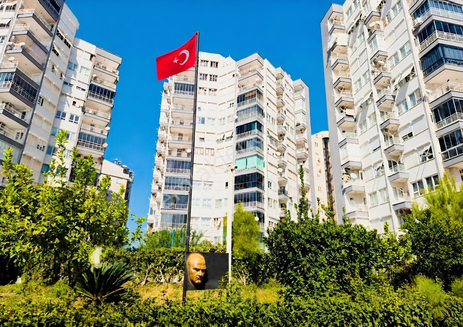 Antalya Duraliler- Satlık 3+1 150M2-Havuzlu Site-D.Gaz -Asansör