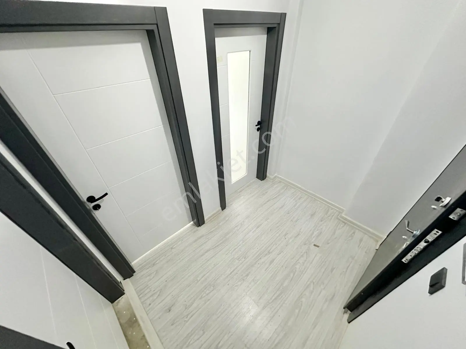 ⭐ay Emlak'tan⭐akçay'da Denize Yakın Ön Cephe Şık Tasarımlı Ara Kat Satılık 1+1 Lüks Daire — fotoğraf 21