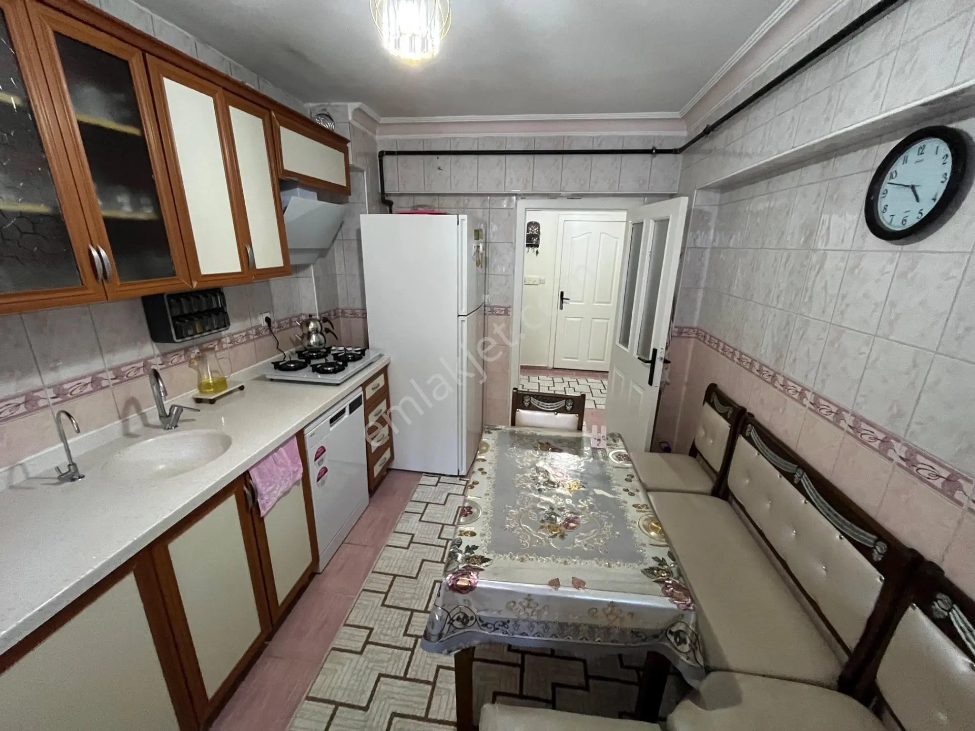 Başak Mahallesinde Merkezi Konumda 3+1 Daire — fotoğraf 2