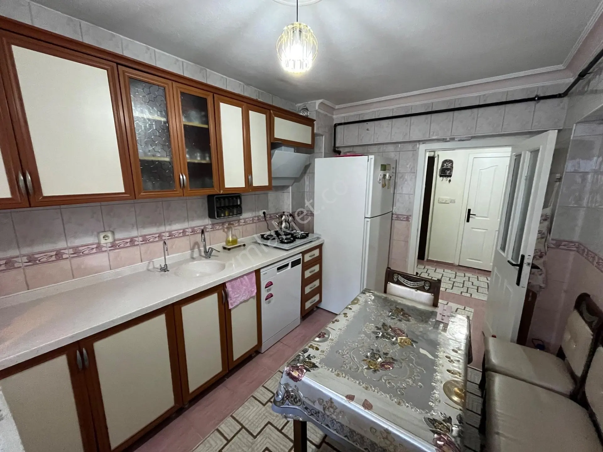 Başak Mahallesinde Merkezi Konumda 3+1 Daire — fotoğraf 3