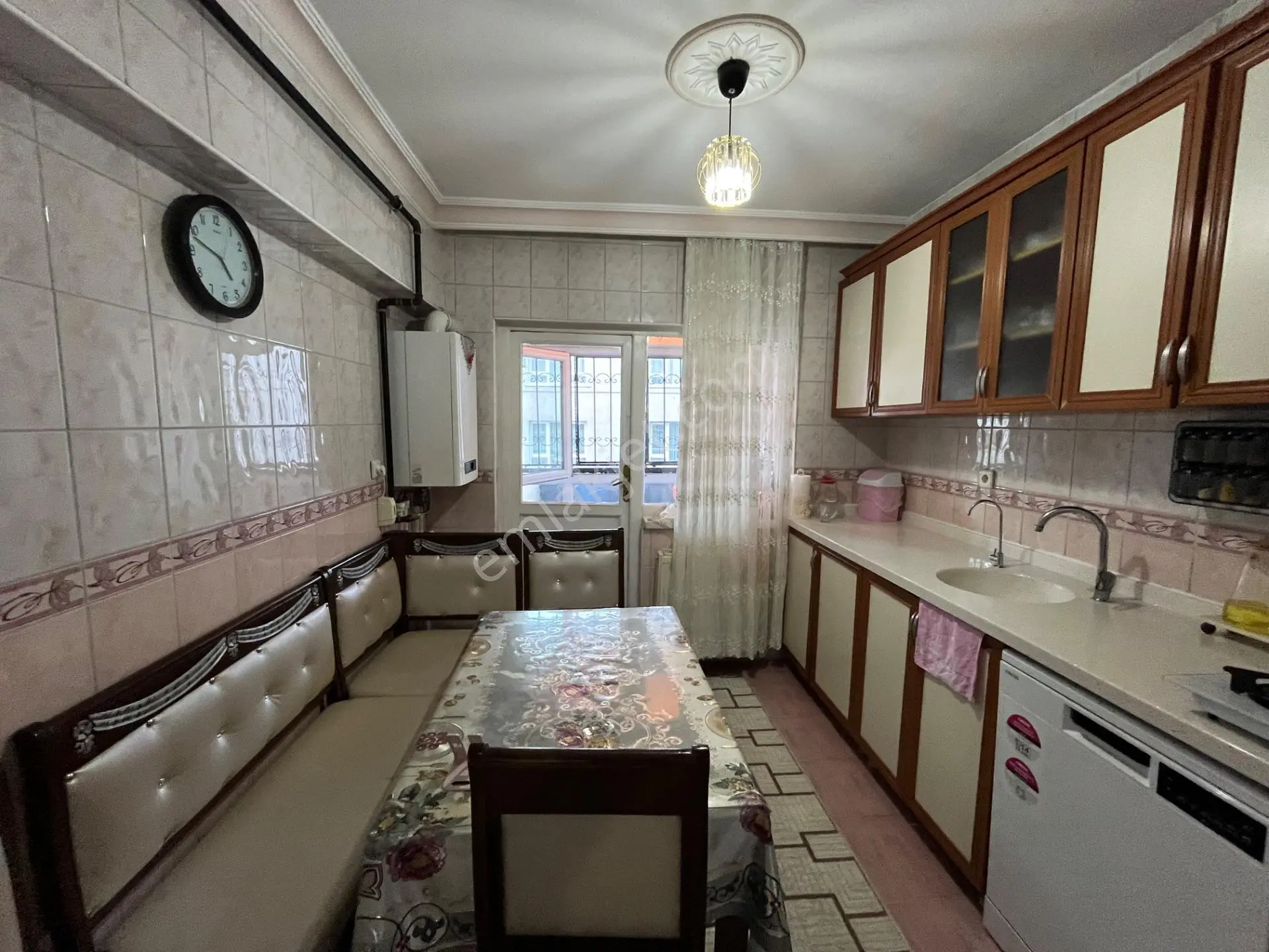 Başak Mahallesinde Merkezi Konumda 3+1 Daire — fotoğraf 5