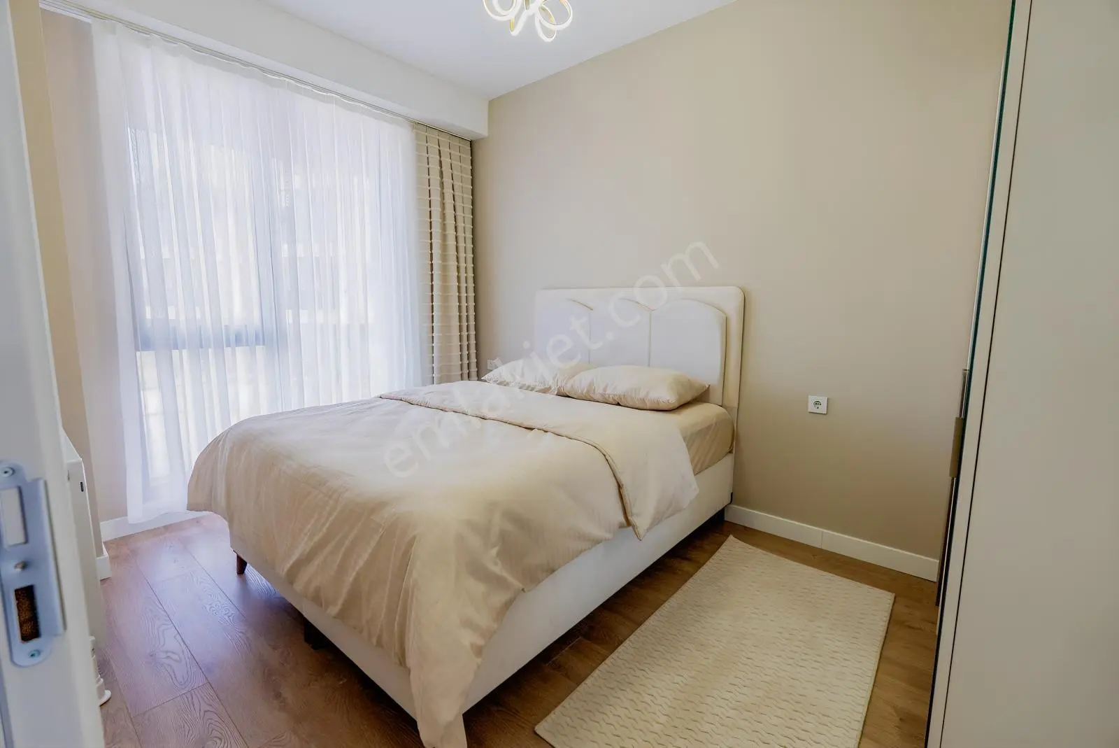 New Cıtyde İster Eşyalı İster Eşyasız ! 1+1 Ara Kat Balkonsuz!!! — fotoğraf 3
