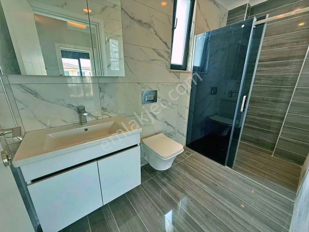 Uytundan Pelitköy'de Denize 100 Metre Site İçi Havuzlu 3+1 Villa — fotoğraf 9