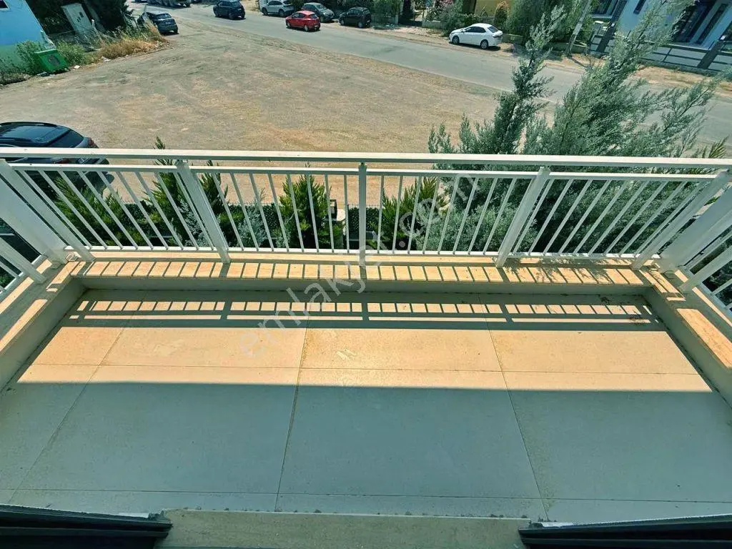 Uytundan Pelitköy'de Denize 100 Metre Site İçi Havuzlu 3+1 Villa — fotoğraf 13