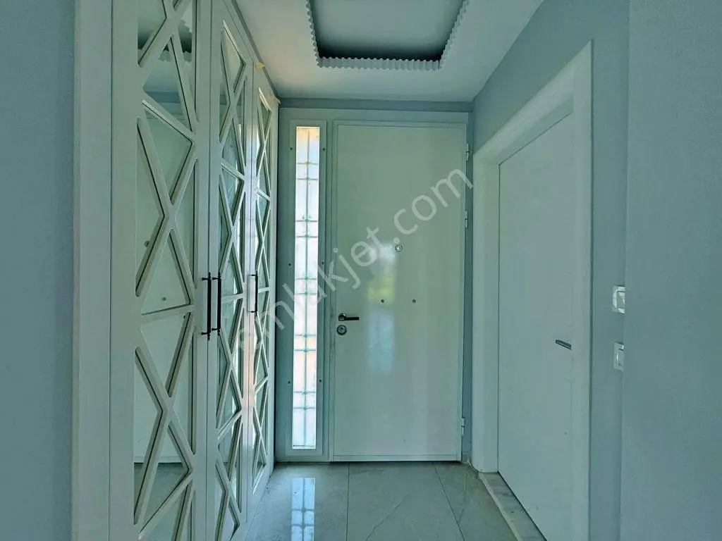 Uytundan Pelitköy'de Denize 100 Metre Site İçi Havuzlu 3+1 Villa — fotoğraf 24