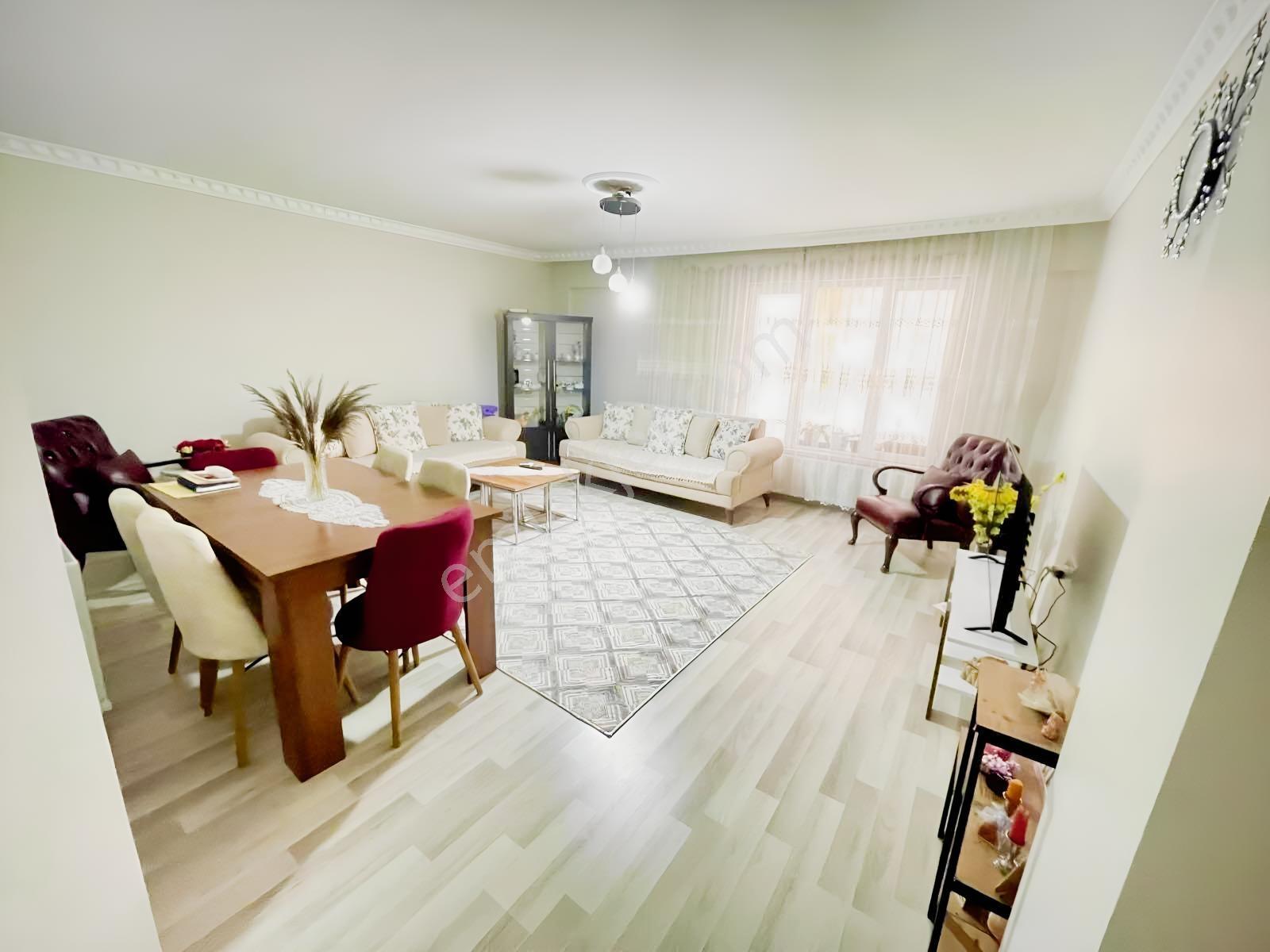 Avantajdan Küçük Kayaşta Cadde Dibi Kat Konumlu Yapılı 2+1 Daire