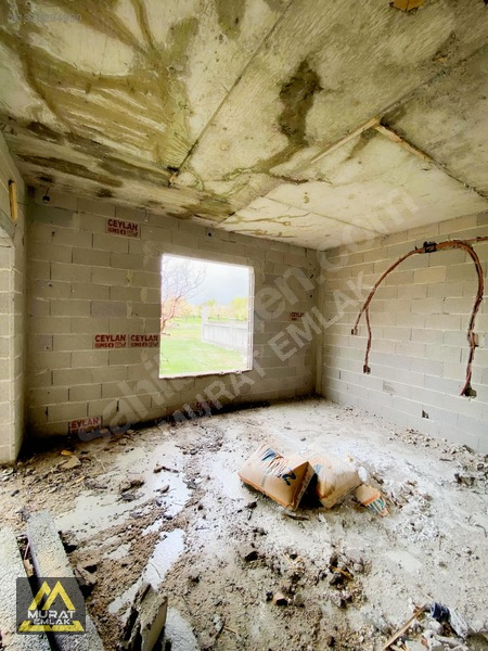 Murat Emlak'tan Satılık Sazlıcada 470 M2 Arsasıyla Müstakil Ev — fotoğraf 13