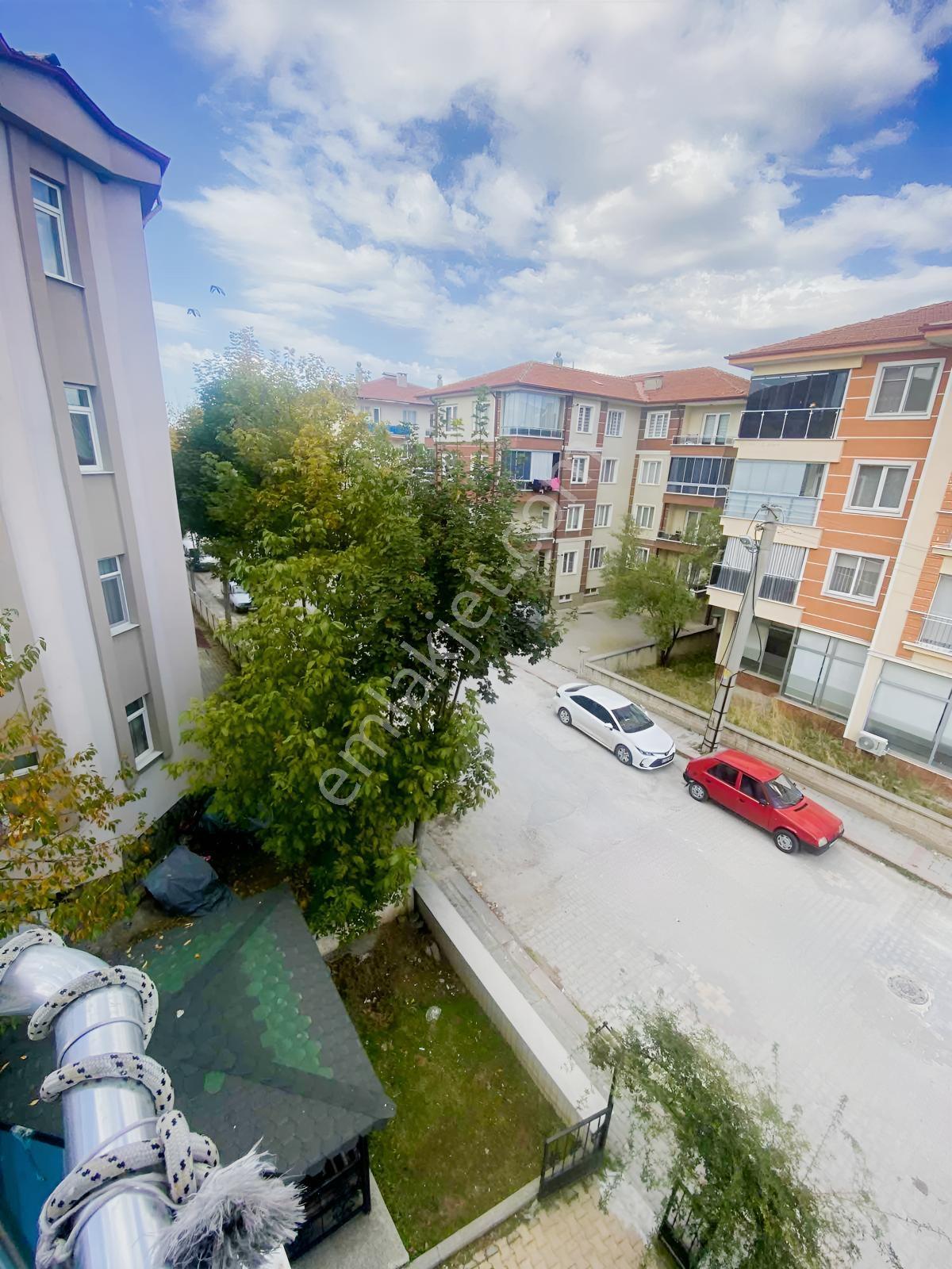 Merkezş Konumda Site İçi 3+1 Daire — fotoğraf 16