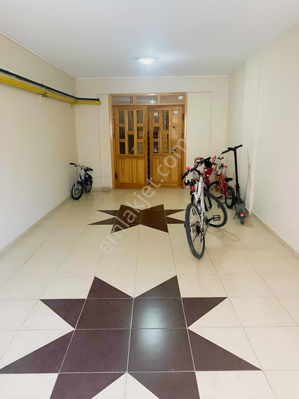 Merkezş Konumda Site İçi 3+1 Daire — fotoğraf 19