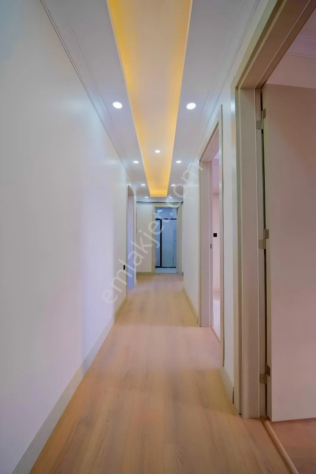 Merkeze Yürüme Mesafesinde | Kapalı Otoparklı, Yalıtımlı 2+1 — fotoğraf 2