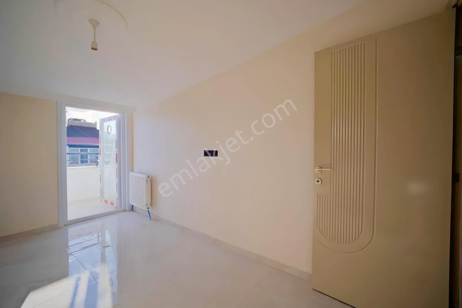Merkeze Yürüme Mesafesinde | Kapalı Otoparklı, Yalıtımlı 2+1 — fotoğraf 11
