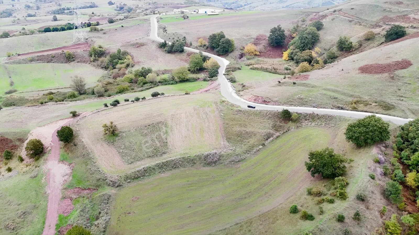 Rota'dan Kızderbent'te Asfalta Cephe Satılık 4.572m2 %5li Arazi! — fotoğraf 6