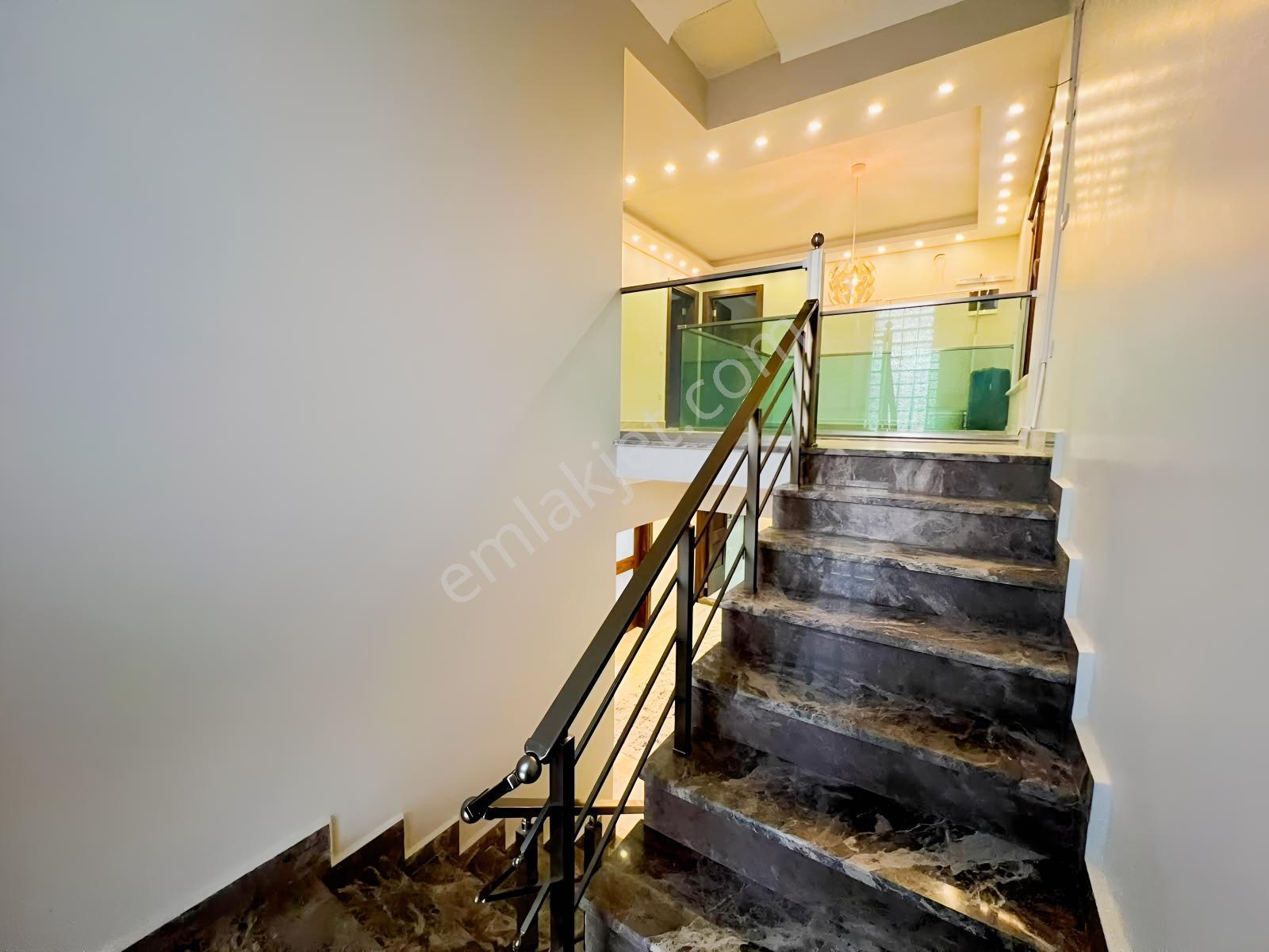 Furkan Demir'den Karamürsel Kayacık'ta Satılık Ultra Lüks Villa — fotoğraf 22