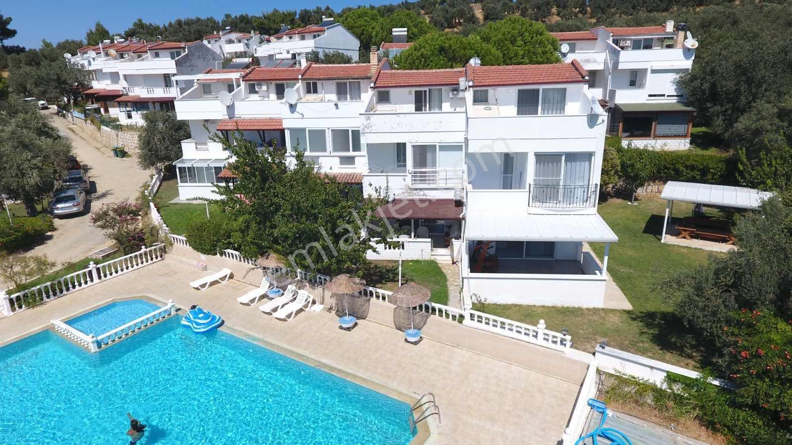 Bm Real Estate Muhteşem Deniz Manzaralı 3+1 Tripleks Villa