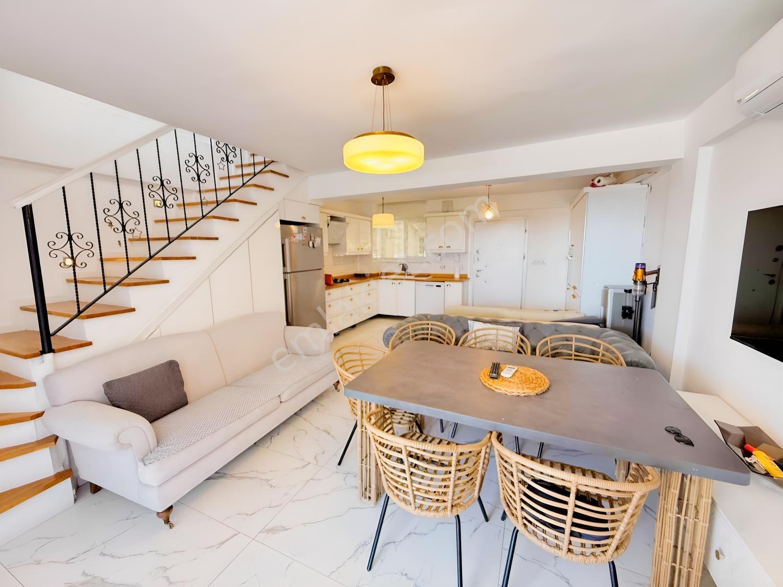 Bm Real Estate Muhteşem Deniz Manzaralı 3+1 Tripleks Villa — fotoğraf 3